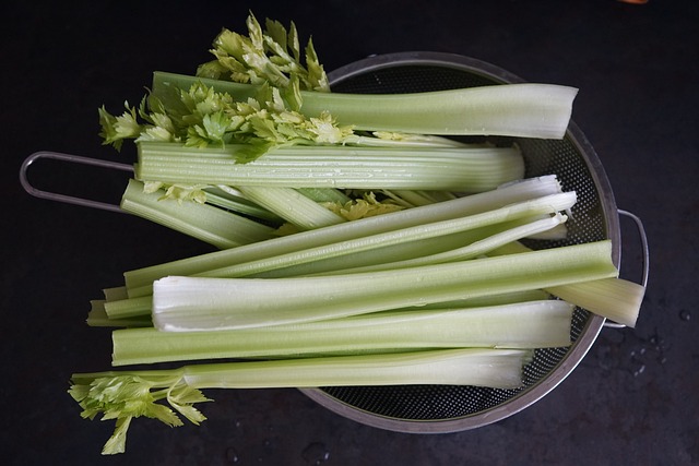 9-BENEFITS OF EATING CELERY