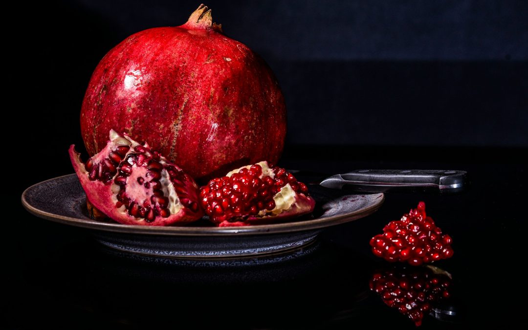 9 Reasons to Eat Pomegranate: Anti-Inflammatory Benefits for Healthy Aging and Intermittent Fasting